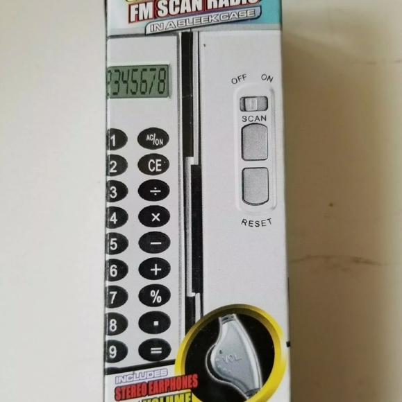 Calculator with FM Scan Radio - Picture 3 of 5